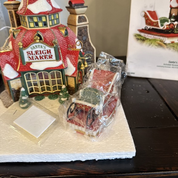 Dept 56 North Pole Santa's Sleigh Maker And Santa's New Sleigh. Collectors Editi - Picture 4 of 8